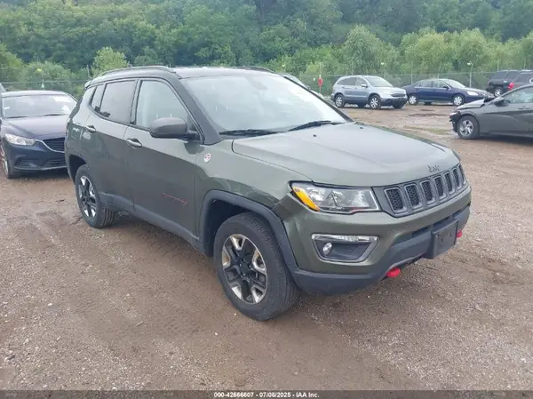 3C4NJDDB3JT339135 2018 JEEP COMPASS - Image 1