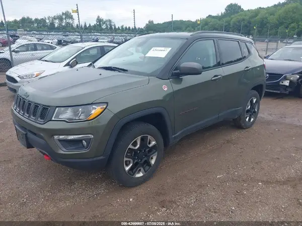 3C4NJDDB3JT339135 2018 JEEP COMPASS - Image 2