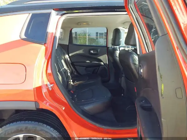3C4NJDDB3JT356310 2018 JEEP COMPASS - Image 8