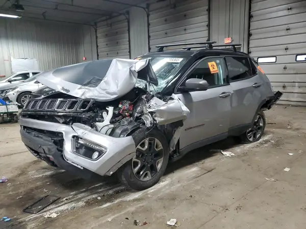 3C4NJDDB3JT366688 2018 JEEP COMPASS - Image 1