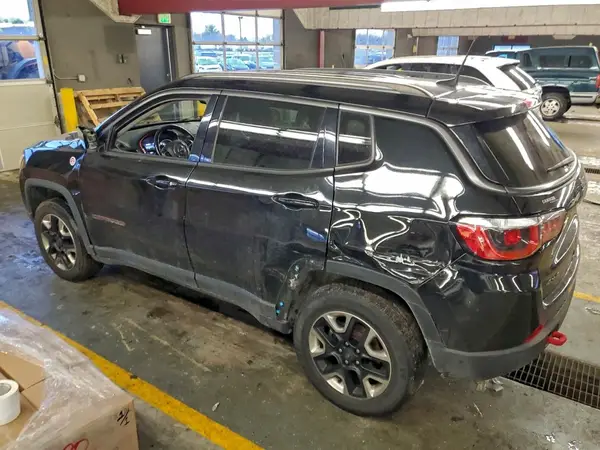 3C4NJDDB3JT367047 2018 JEEP COMPASS - Image 2