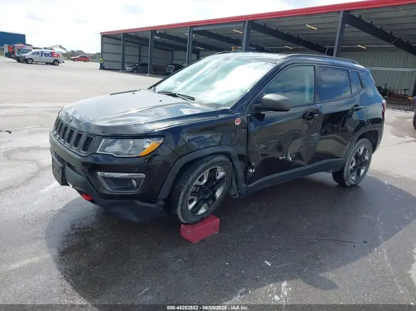 3C4NJDDB3JT403688 2018 JEEP COMPASS - Image 2