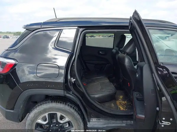 3C4NJDDB3JT403688 2018 JEEP COMPASS - Image 8