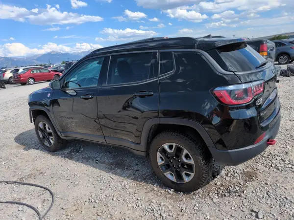 3C4NJDDB3JT403870 2018 JEEP COMPASS - Image 2