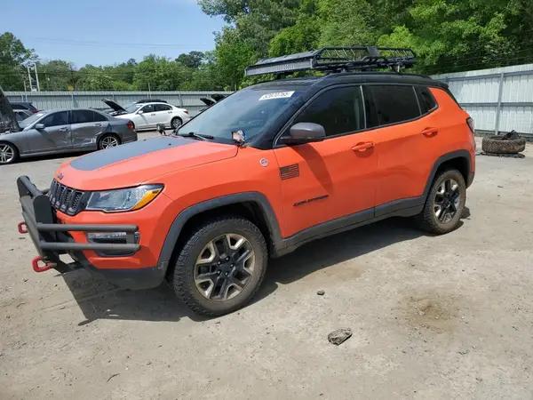 3C4NJDDB3JT424282 2018 JEEP COMPASS - Image 1