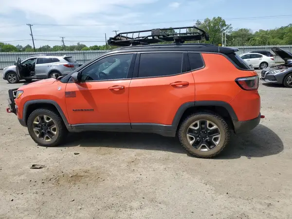 3C4NJDDB3JT424282 2018 JEEP COMPASS - Image 2