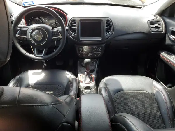 3C4NJDDB3JT424282 2018 JEEP COMPASS - Image 8