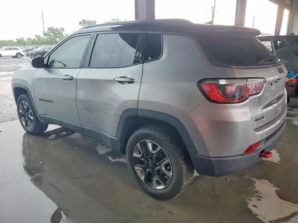 3C4NJDDB3JT441843 2018 JEEP COMPASS - Image 2