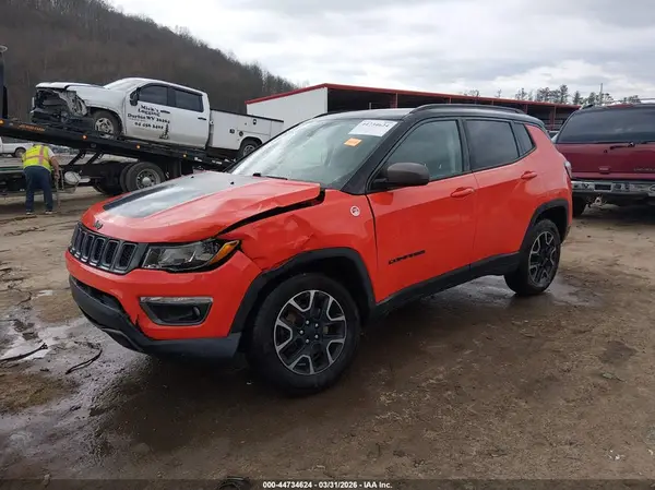 3C4NJDDB3JT457752 2018 JEEP COMPASS - Image 2
