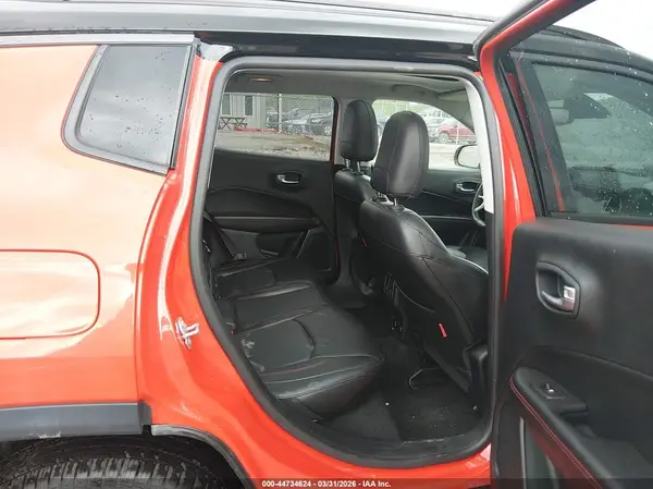 3C4NJDDB3JT457752 2018 JEEP COMPASS - Image 8