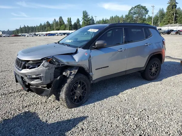 3C4NJDDB3JT467231 2018 JEEP COMPASS - Image 1