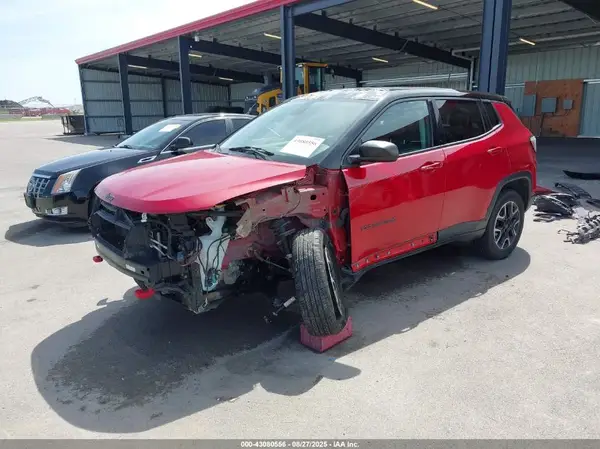 3C4NJDDB3JT499791 2018 JEEP COMPASS - Image 2