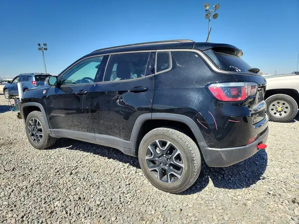 3C4NJDDB3JT501104 2018 JEEP COMPASS - Image 2