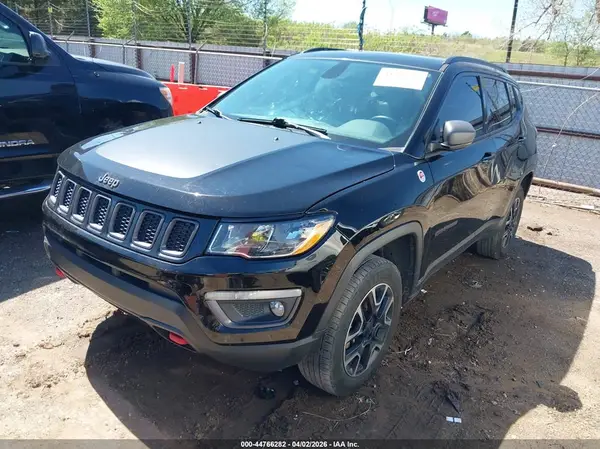 3C4NJDDB3KT594885 2019 JEEP COMPASS - Image 2