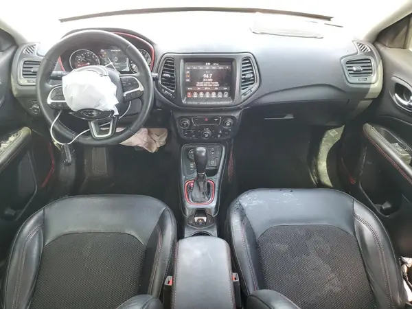 3C4NJDDB3KT617999 2019 JEEP COMPASS - Image 8