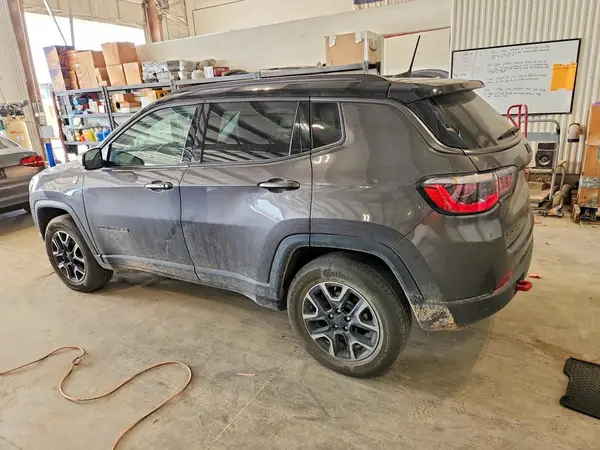 3C4NJDDB3KT627982 2019 JEEP COMPASS - Image 2