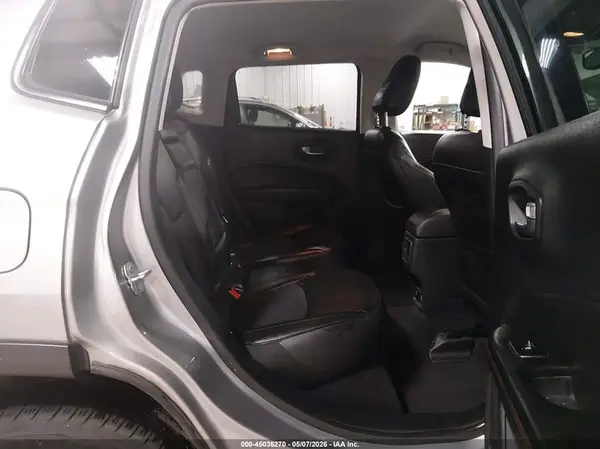3C4NJDDB3KT665115 2019 JEEP COMPASS - Image 8