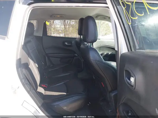 3C4NJDDB3KT668824 2019 JEEP COMPASS - Image 8