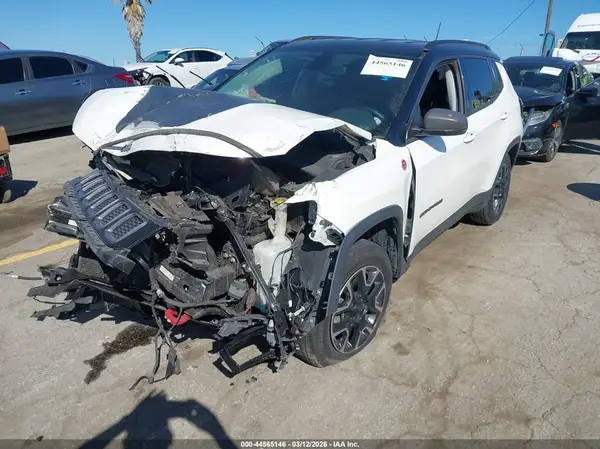 3C4NJDDB3KT668970 2019 JEEP COMPASS - Image 2