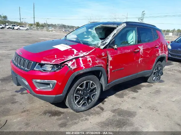 3C4NJDDB3KT671335 2019 JEEP COMPASS - Image 2