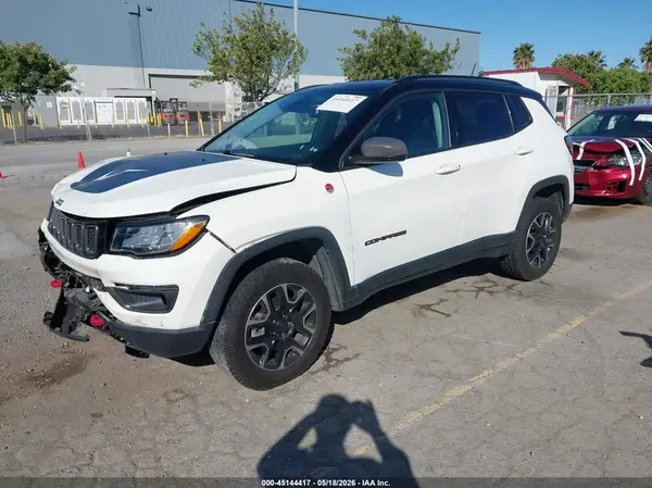 3C4NJDDB3KT709727 2019 JEEP COMPASS - Image 2