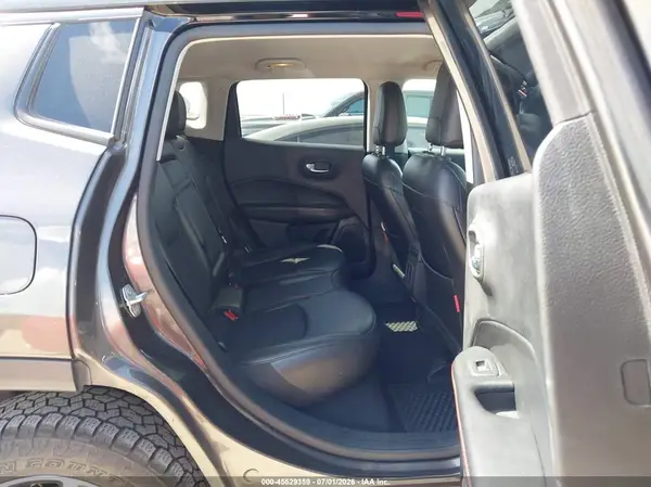 3C4NJDDB3KT721540 2019 JEEP COMPASS - Image 8