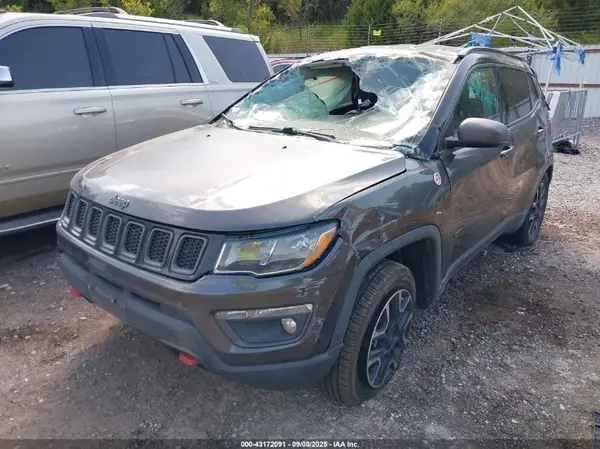 3C4NJDDB3KT722218 2019 JEEP COMPASS - Image 2