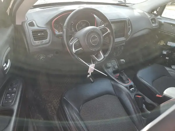 3C4NJDDB3KT733235 2019 JEEP COMPASS - Image 8
