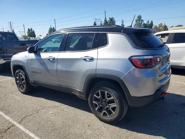 3C4NJDDB3KT739505 2019 JEEP COMPASS - Image 2