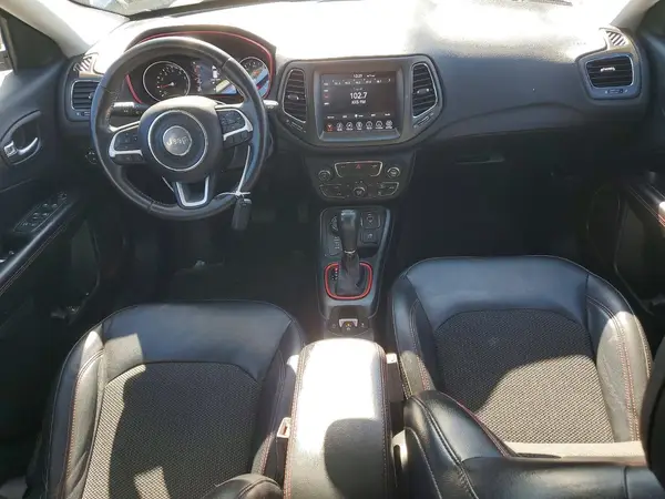 3C4NJDDB3KT739505 2019 JEEP COMPASS - Image 8
