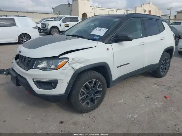 3C4NJDDB3KT752786 2019 JEEP COMPASS - Image 2