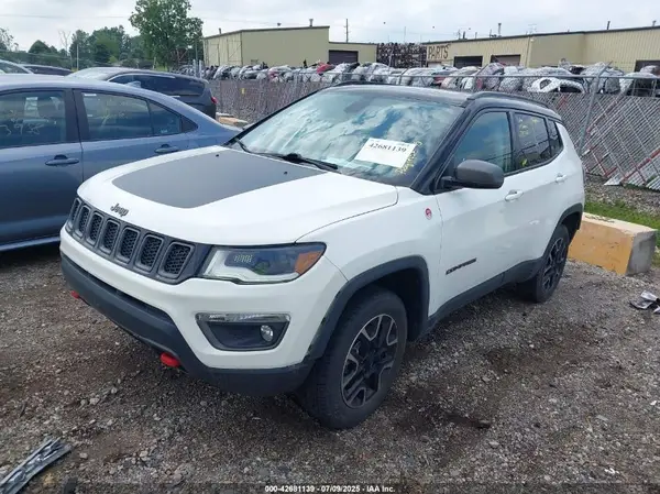 3C4NJDDB3KT760631 2019 JEEP COMPASS - Image 2