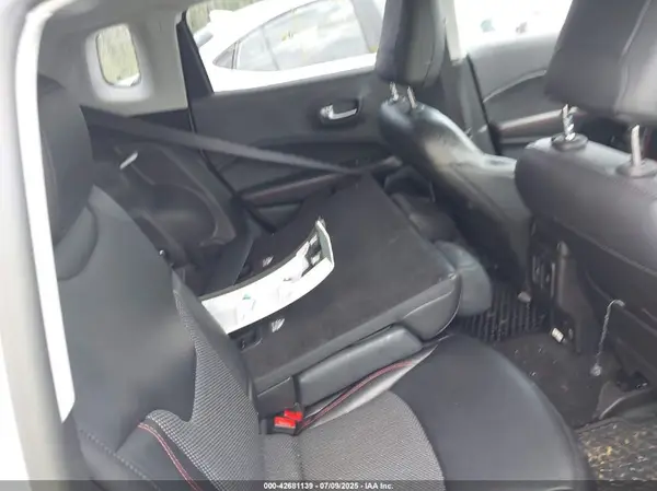 3C4NJDDB3KT760631 2019 JEEP COMPASS - Image 8