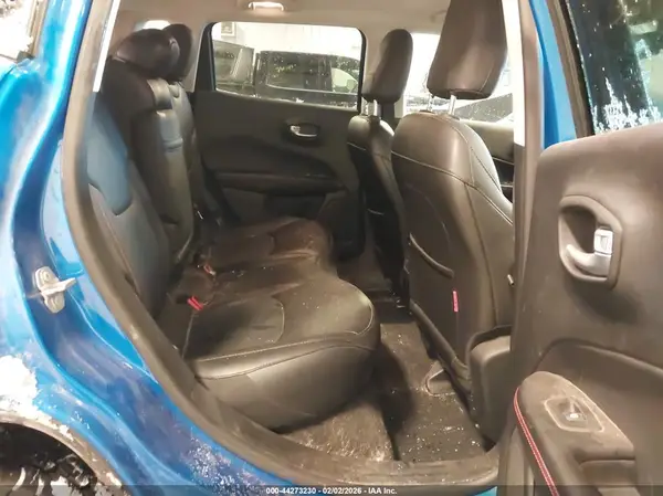 3C4NJDDB3KT763190 2019 JEEP COMPASS - Image 8