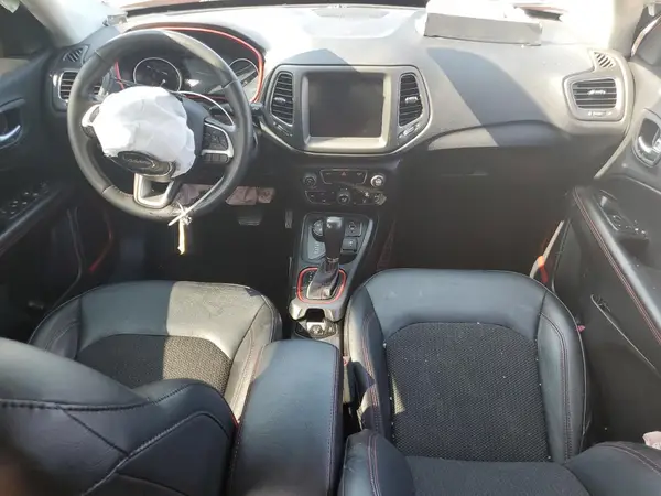 3C4NJDDB3KT772813 2019 JEEP COMPASS - Image 8
