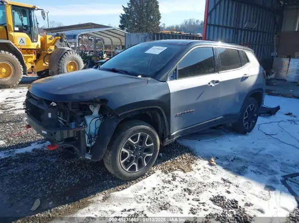 3C4NJDDB3KT780247 2019 JEEP COMPASS - Image 2