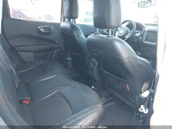 3C4NJDDB3KT780247 2019 JEEP COMPASS - Image 8