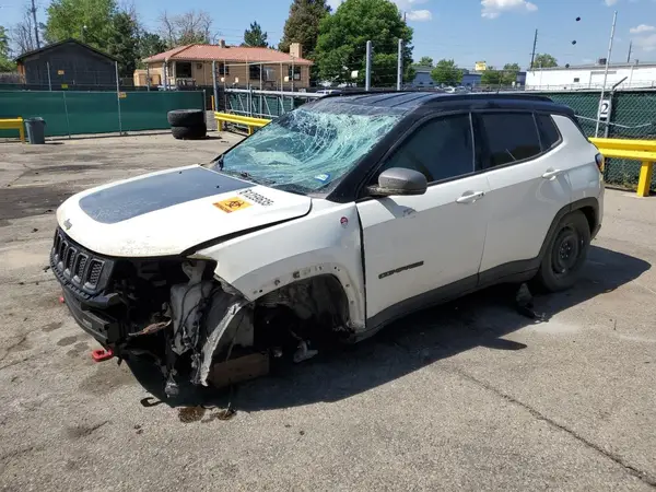 3C4NJDDB3KT795251 2019 JEEP COMPASS - Image 1