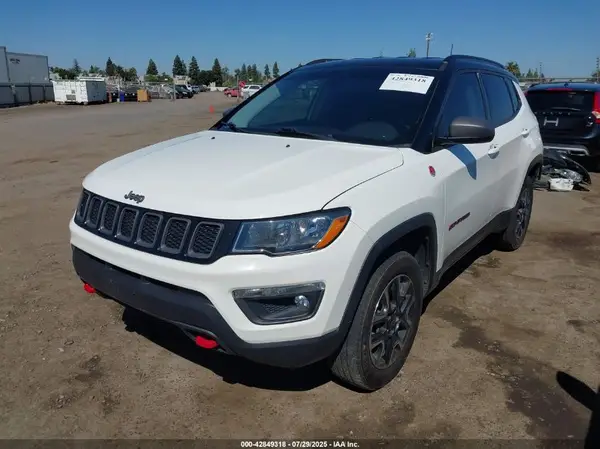 3C4NJDDB3LT108853 2020 JEEP COMPASS - Image 2