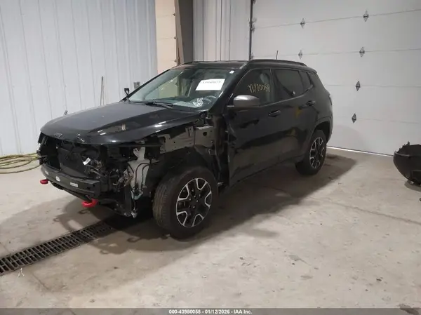 3C4NJDDB3LT143957 2020 JEEP COMPASS - Image 2