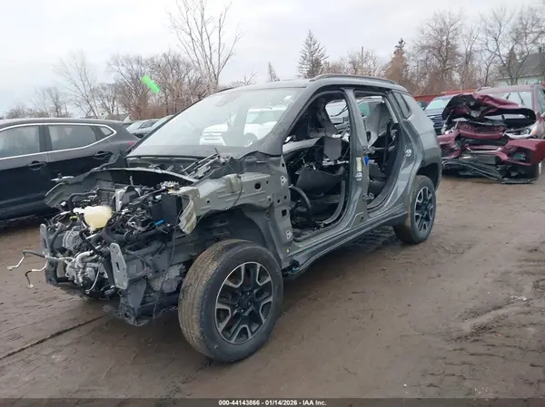 3C4NJDDB3LT144140 2020 JEEP COMPASS - Image 2