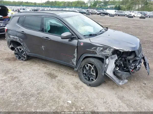 3C4NJDDB3LT200268 2020 JEEP COMPASS - Image 1
