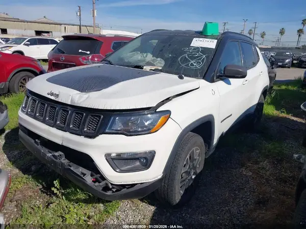 3C4NJDDB3LT242911 2020 JEEP COMPASS - Image 2