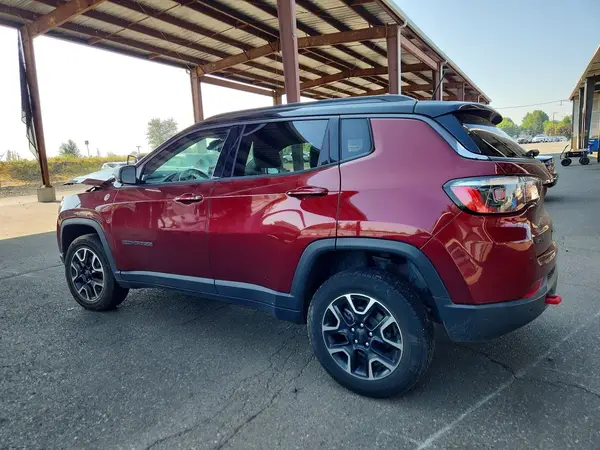 3C4NJDDB3MT565261 2021 JEEP COMPASS - Image 2