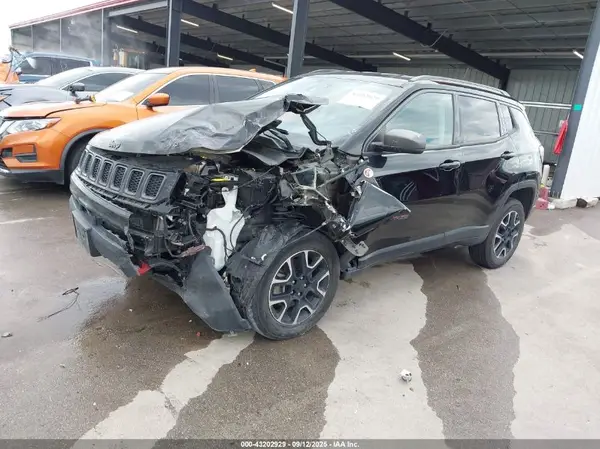 3C4NJDDB3MT583825 2021 JEEP COMPASS - Image 2
