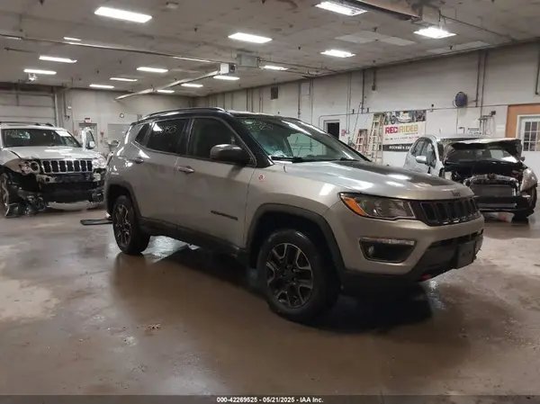 3C4NJDDB3MT587034 2021 JEEP COMPASS - Image 1