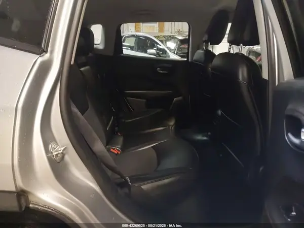 3C4NJDDB3MT587034 2021 JEEP COMPASS - Image 8