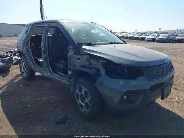 3C4NJDDB3NT152290 2022 JEEP COMPASS - Image 1