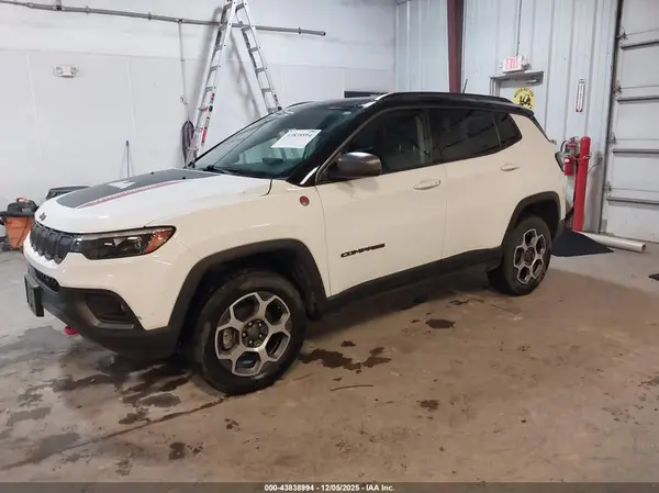 3C4NJDDB3NT157036 2022 JEEP COMPASS - Image 2