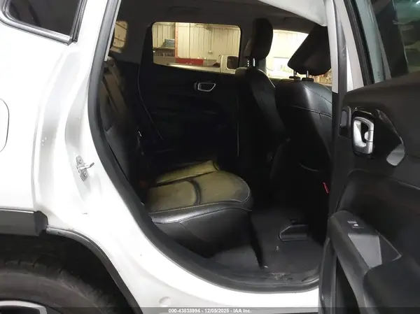 3C4NJDDB3NT157036 2022 JEEP COMPASS - Image 8
